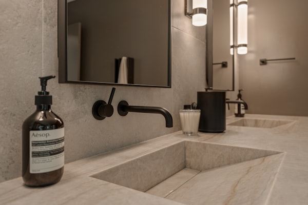 Double sink bathroom vanity